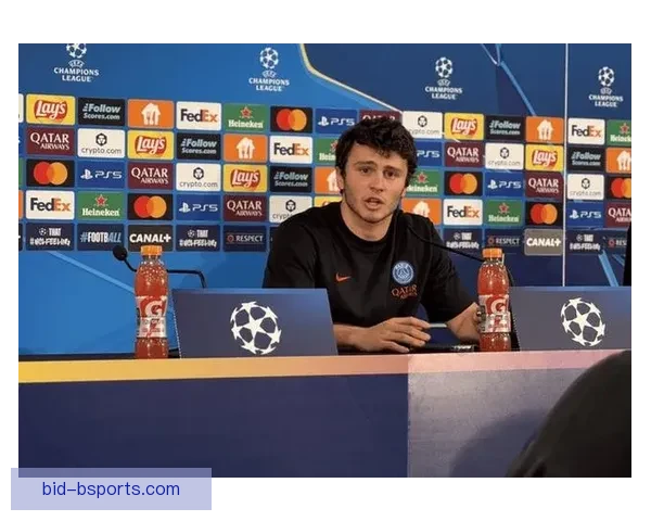 内维斯正式加盟巴黎圣日耳曼引发转会市场新格局讨论